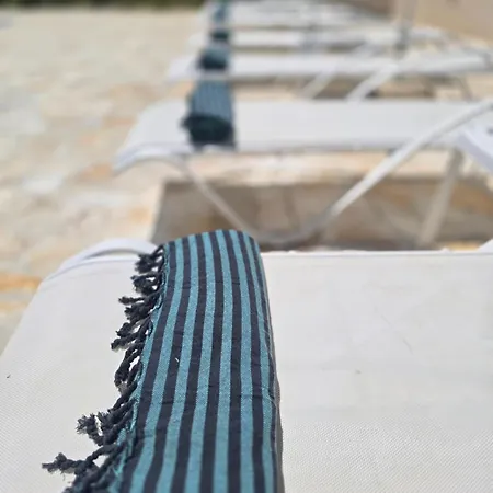 Sundial - Pool & Garden Διαμέρισμα