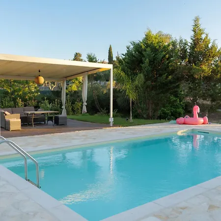 Sundial - Pool & Garden *