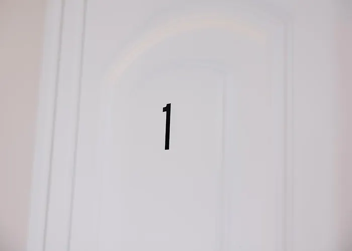 Sundial - Pool & Garden 公寓